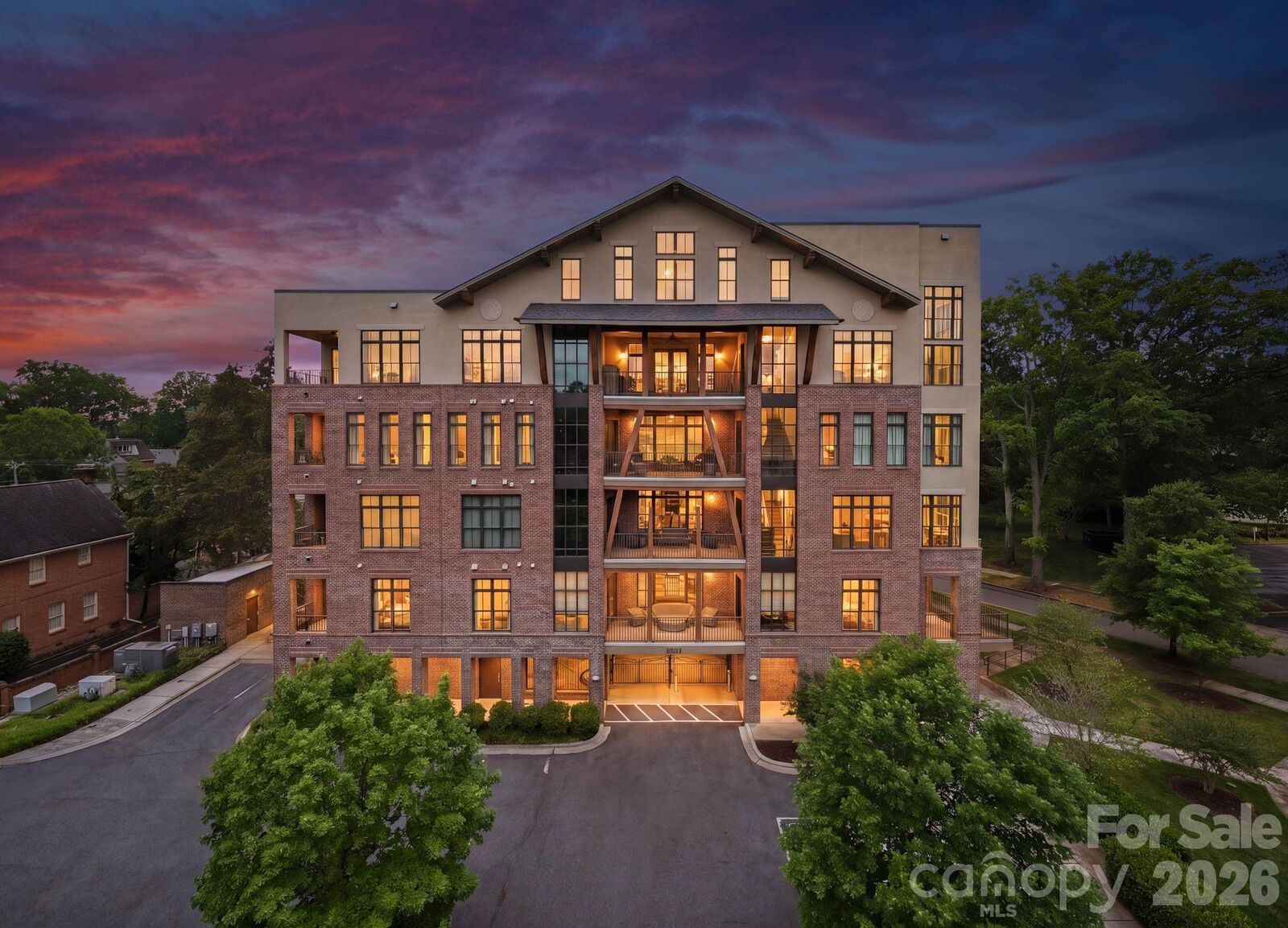 Property Photo:  2312 Selwyn Avenue 202  NC 28207 