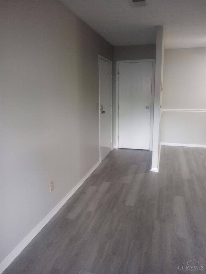 Property Photo:  7217 Creekview Drive  OH 45247 