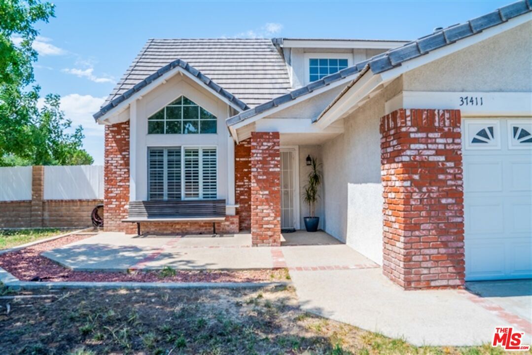 Property Photo:  37411 Sheffield Dr  CA 93550 