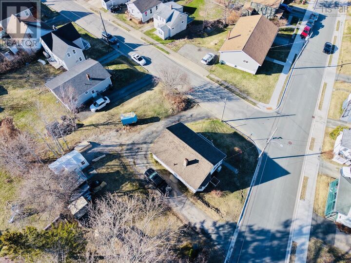 Photo de la propriété:  Central Street  NS B1P 2A8 