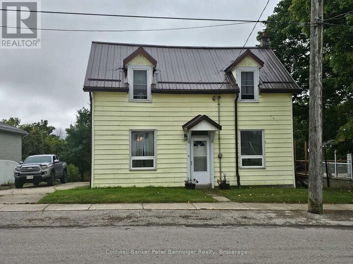 Photo de la propriété:  28 4th Street North  ON N0G 1L0 