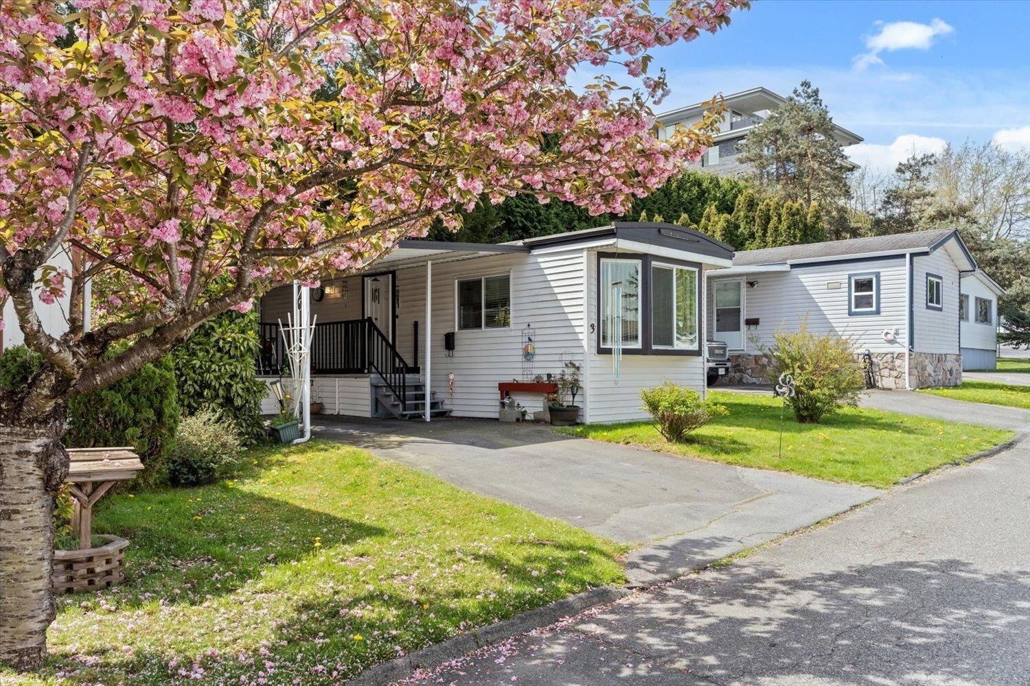 Property Photo:  8220 King George Boulevard 3  BC V3W 6E1 