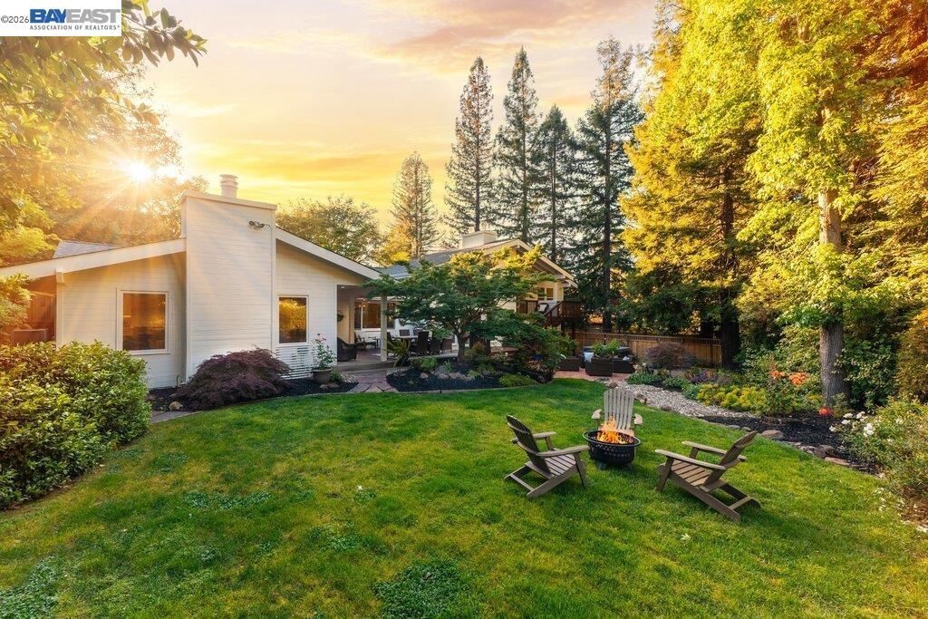 Property Photo:  31 Arjang Ct  CA 94507 