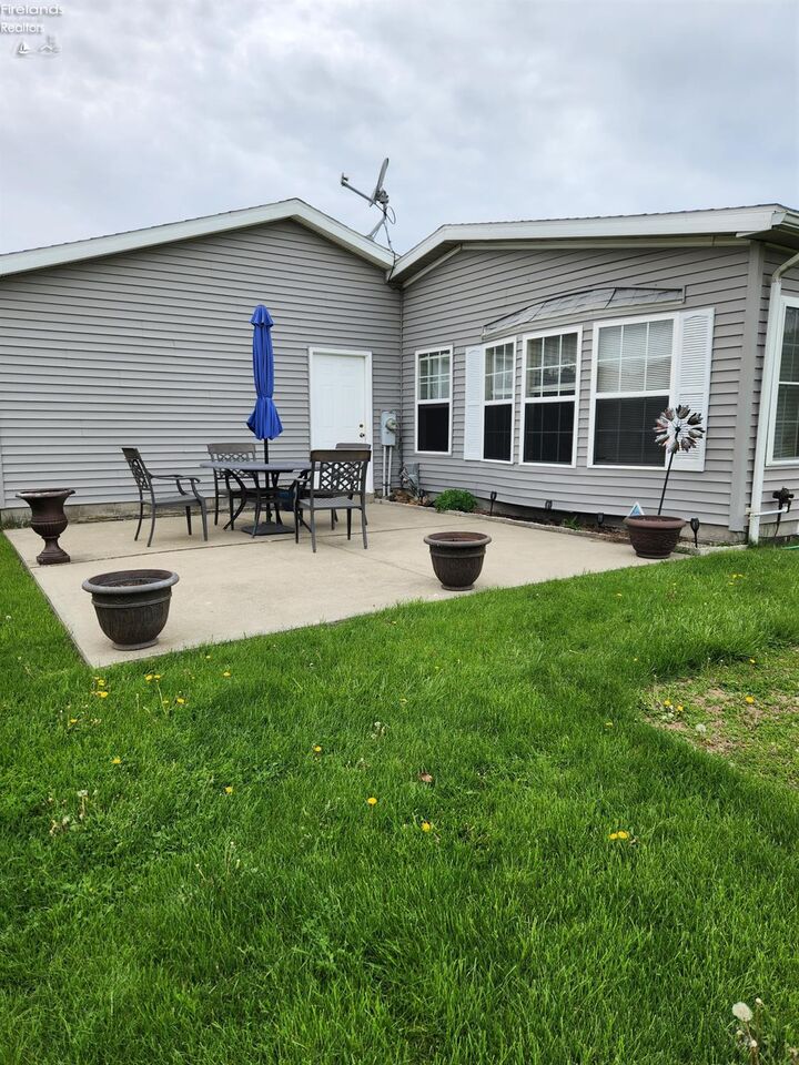 Property Photo:  1735 S Heritage Street  OH 43452 