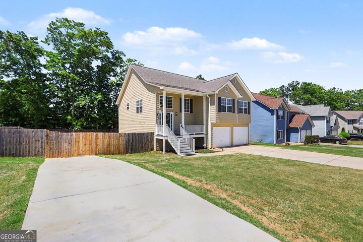 Property Photo:  600 Nine Oaks Court  GA 30180 
