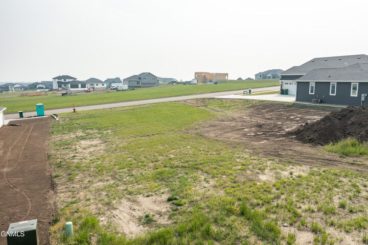 Property Photo:  2012 Prairie Hawk Drive  ND 58503 