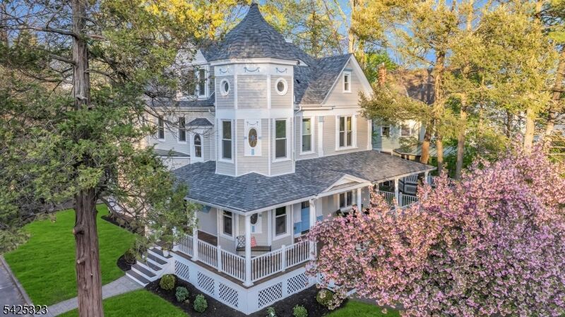 Property Photo:  336 Mountain Ave  NJ 07090 