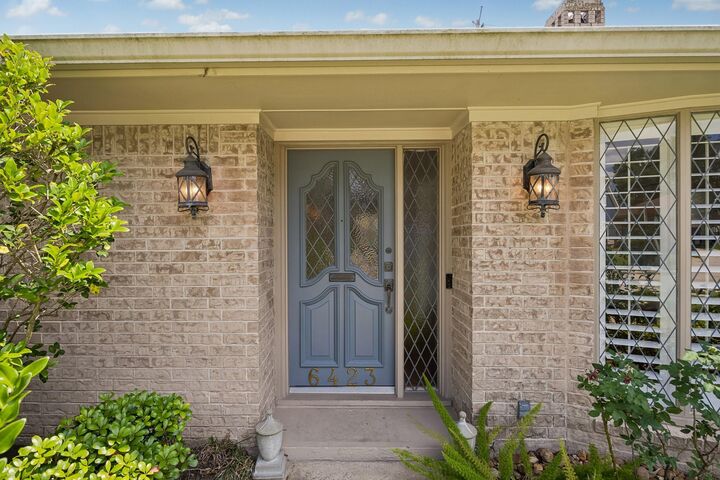 Property Photo:  6423 Cindy Lane  TX 77008 