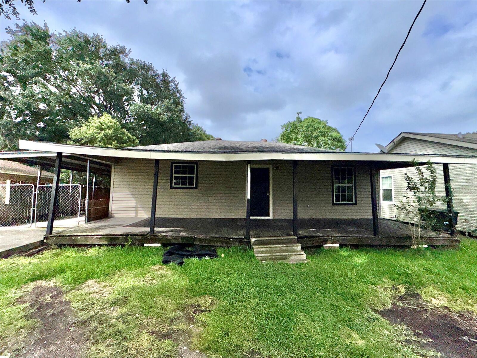 Property Photo:  1219 S 13th Street  TX 77627 