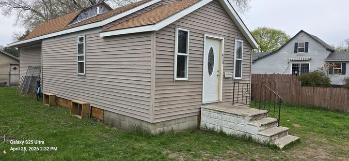 Property Photo:  410 E 12th  IA 51301 