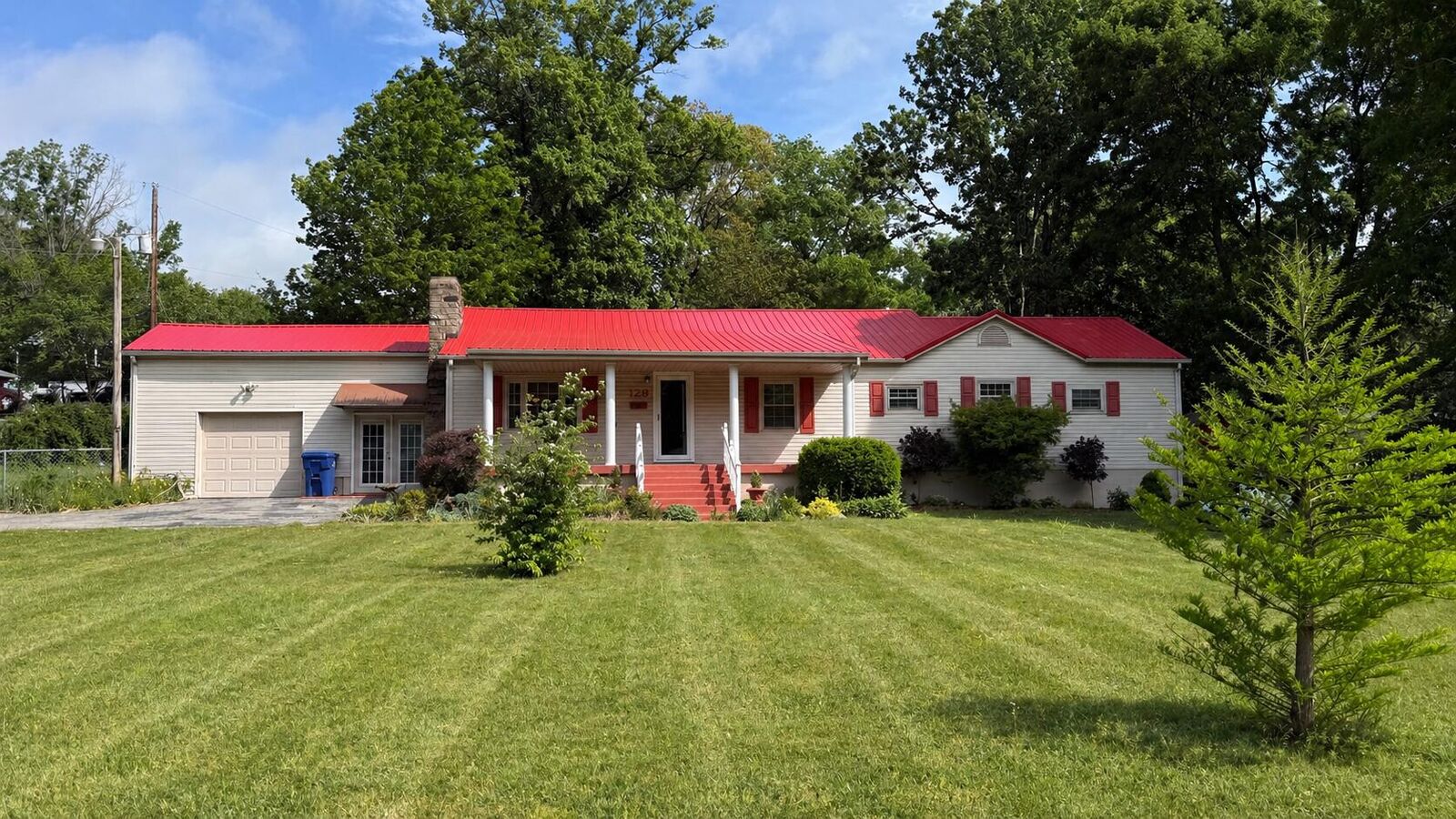 Property Photo:  128 Cherry Road  KY 40403 