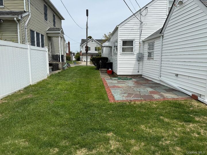 Property Photo:  530 Colonade Road  NY 11552 