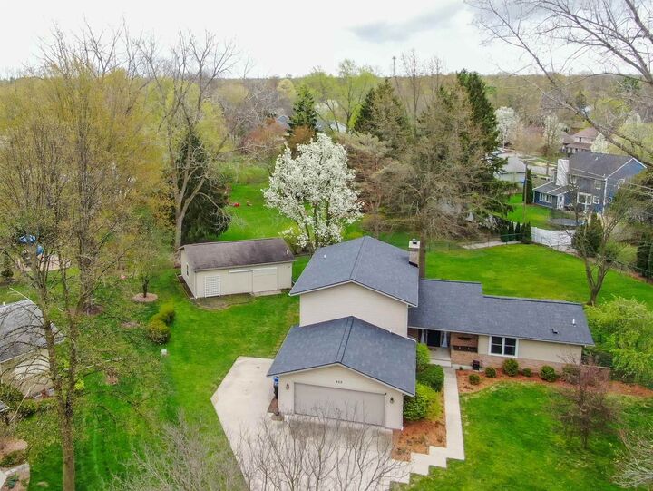 Property Photo:  605 Woodhaven  MI 48640 