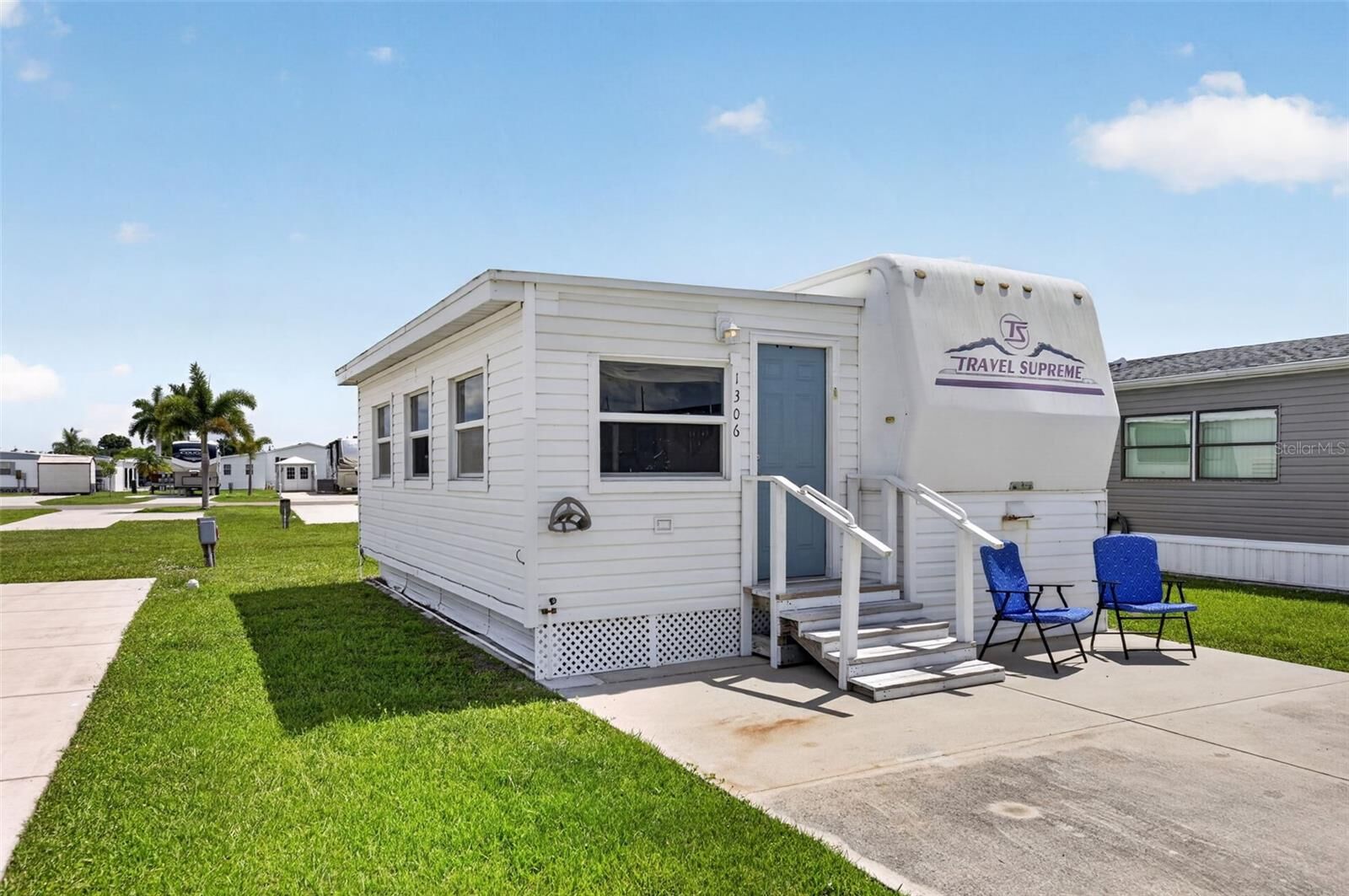 Property Photo: 1306 Trout FL 33950