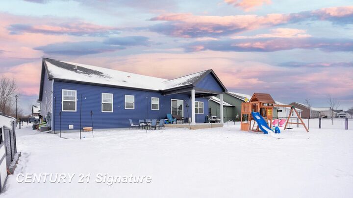 Property Photo:  8442 Oakhill Drive  MI 48623 