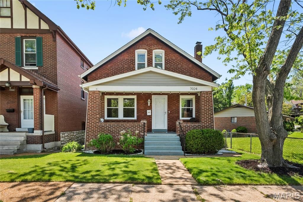 Property Photo:  