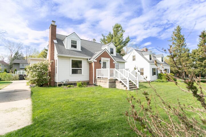 Property Photo:  10540 W Spring Green Rd  WI 53228 