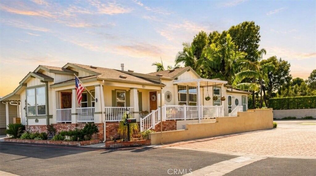 Property Photo:  16401 Napili Lane  CA 92649 