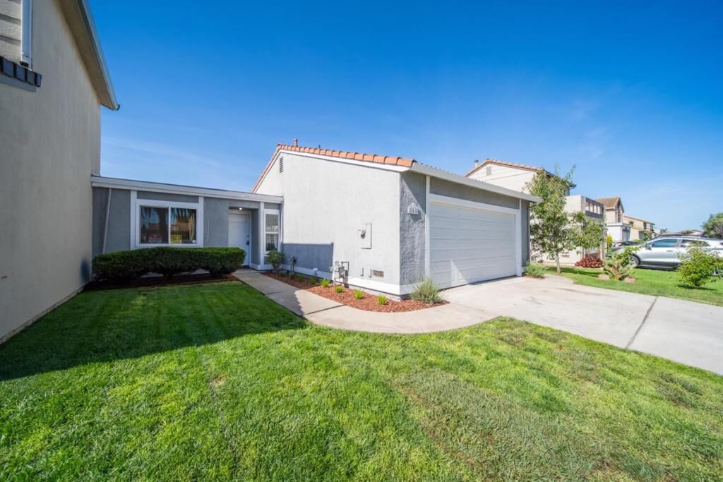 Property Photo:  548 Stockton Street  CA 93907 