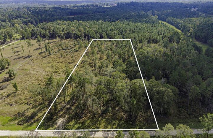 Property Photo:  922 Rolling Pines Drive  TX 77351 