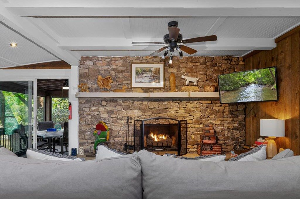 Property Photo:  315 Fightingtown Drive  GA 30513 