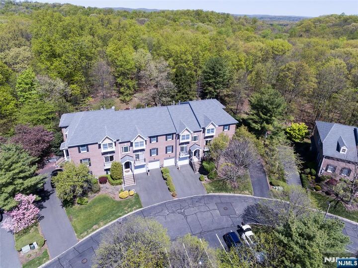 Property Photo:  59 Spring Hill Circle  NJ 07470 