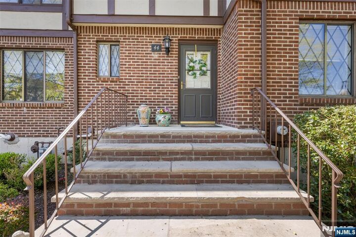 Property Photo:  44 Holiday Court  NJ 07675 