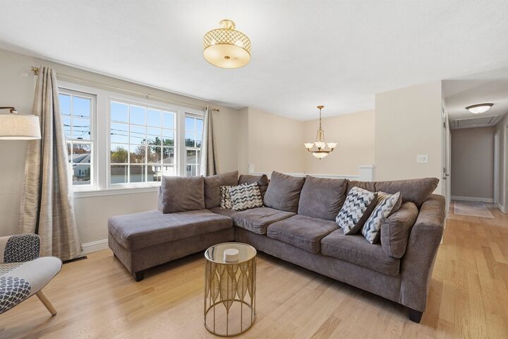 Property Photo:  4 Percheron Circle  NH 03062 