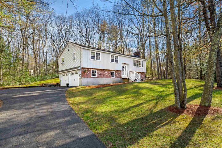 Property Photo:  6 Newbury Drive  NH 03031 