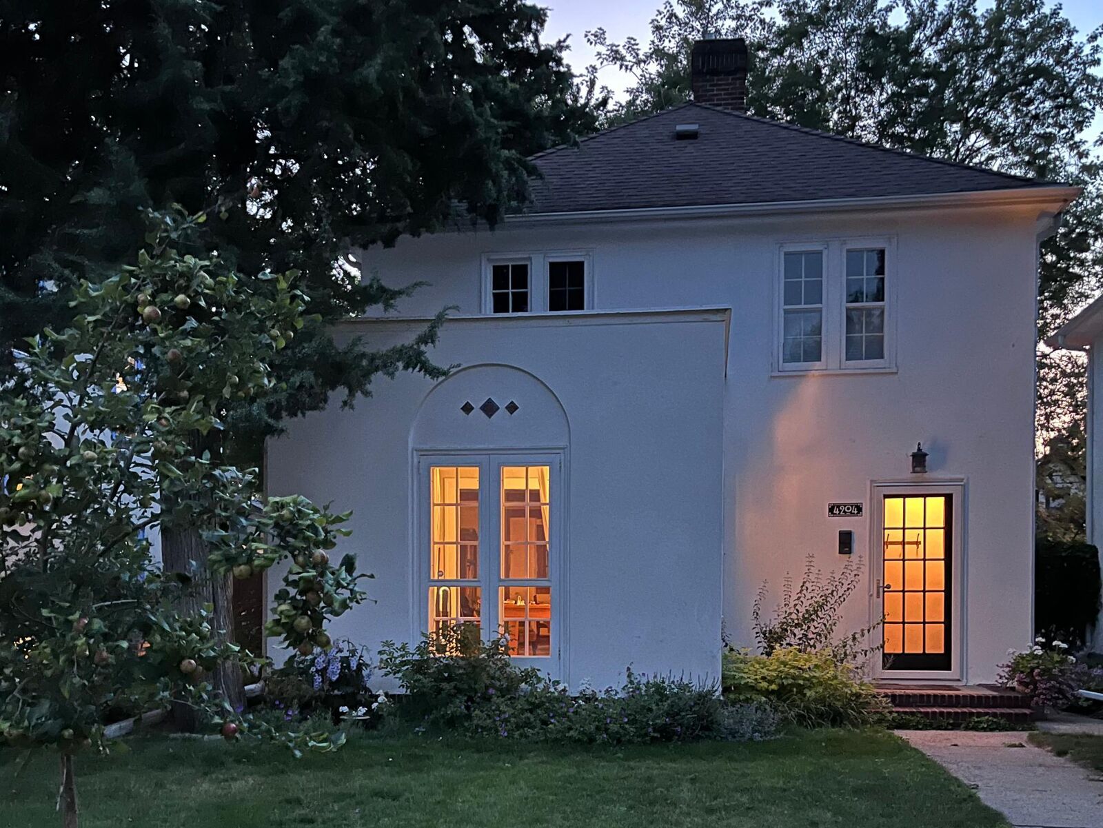 Property Photo:  4204 11th Avenue S  MN 55407 