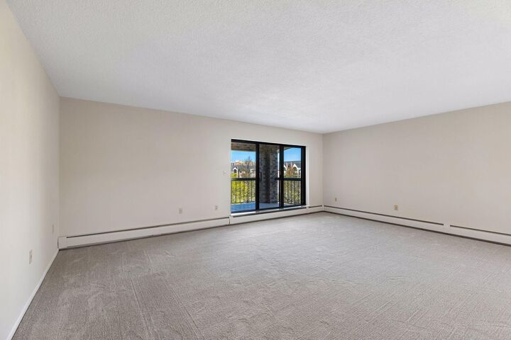 Property Photo:  2221 Youngman Avenue 501  MN 55116 