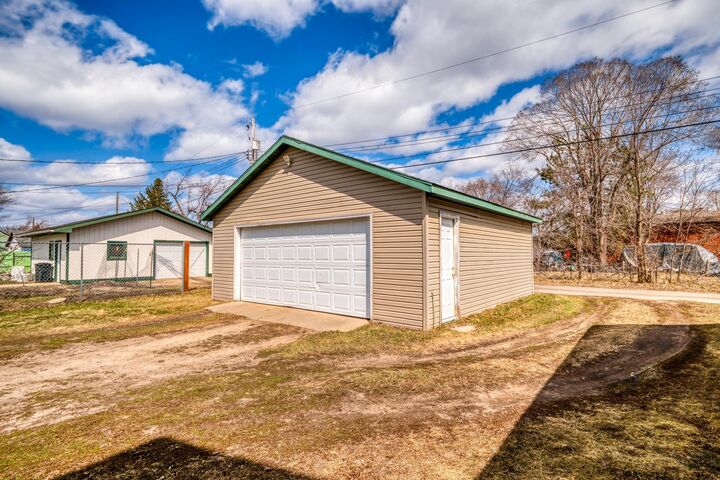 Property Photo:  414 Scott Avenue SE  MN 56601 