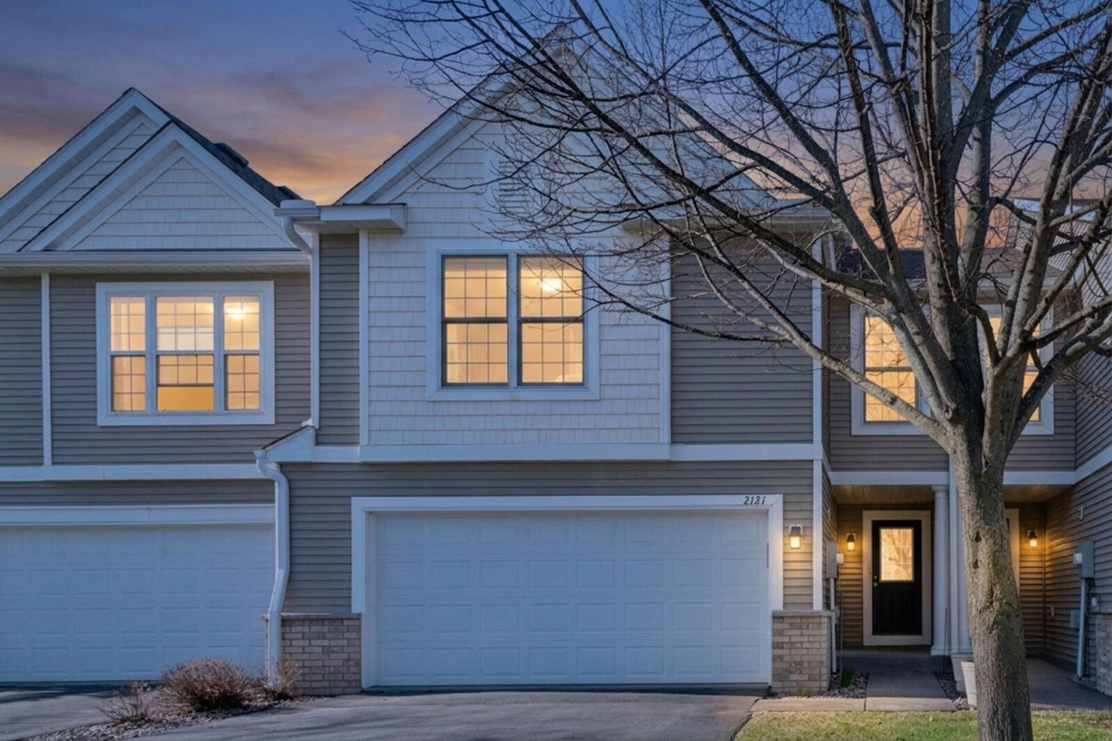 Property Photo:  2121 Saint Johns Court  MN 55129 