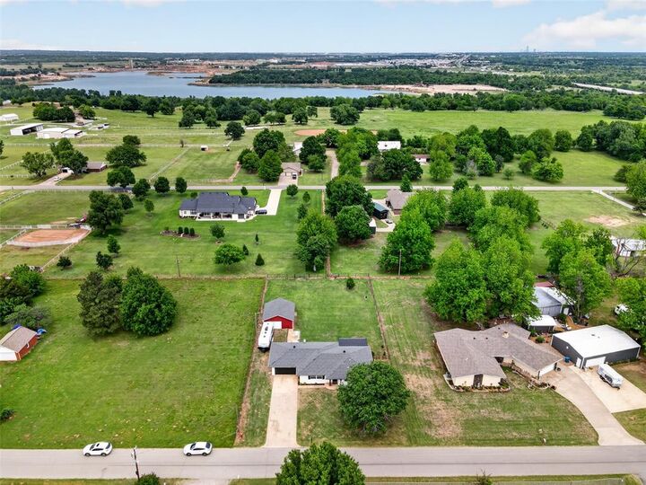 Property Photo:  511 NW 34th Street  OK 73065 