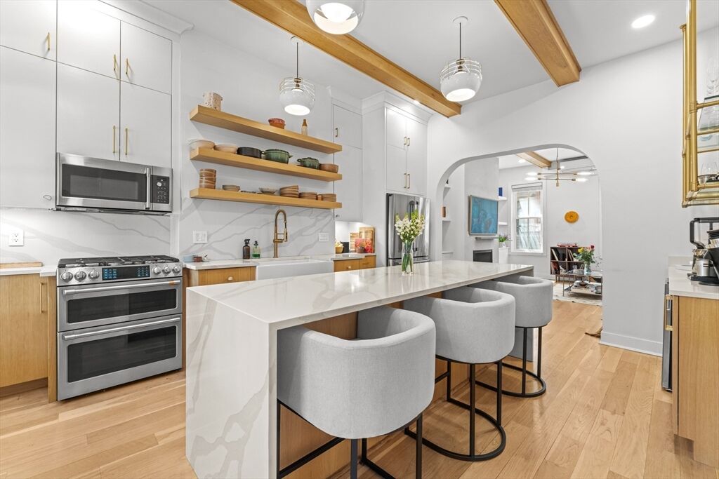 Property Photo:  54 E Springfield St 1  MA 02118 
