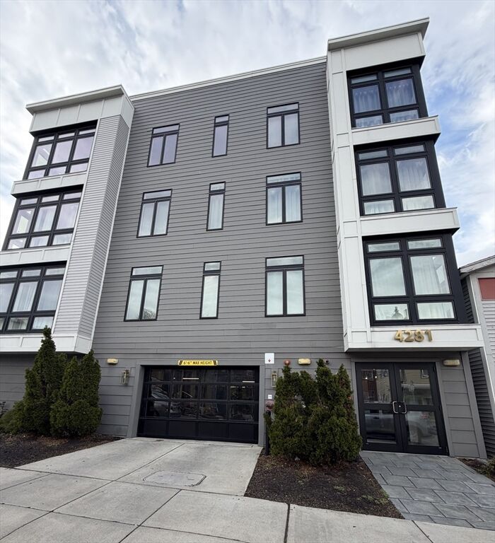 Property Photo: 4281 Washington St 4C MA 02131