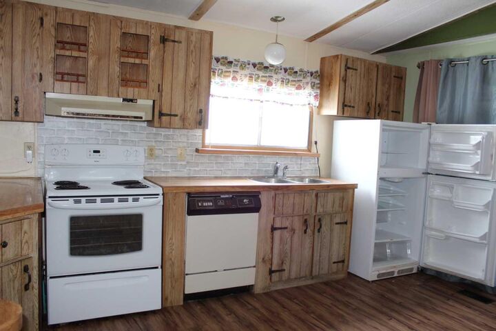 Property Photo: 202 7th Avenue SE AB T0H 2M0