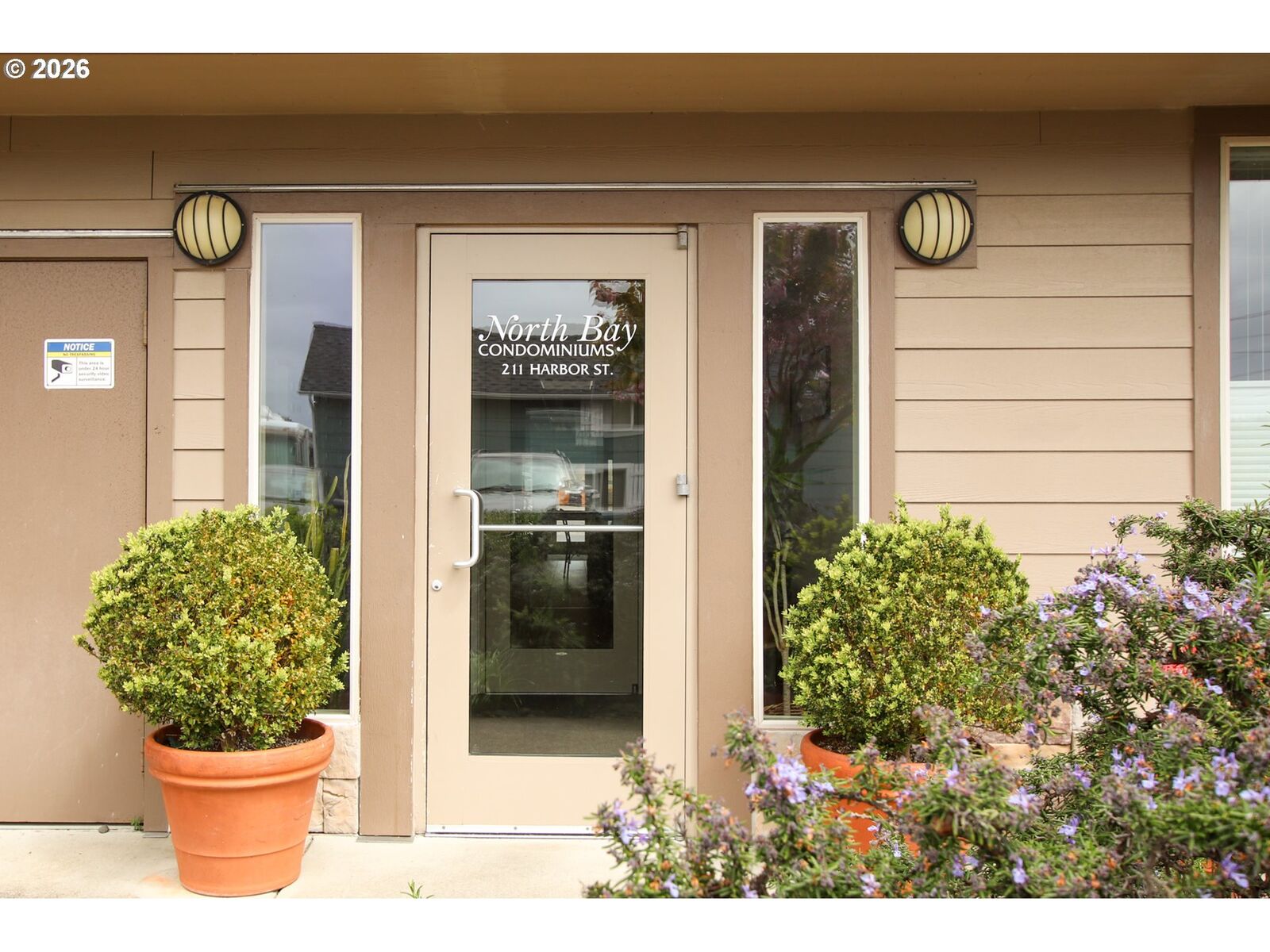 Property Photo:  211 Harbor St 26  OR 97439 