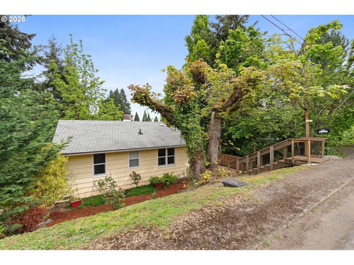 Property Photo: 4008 E 14th St WA 98661