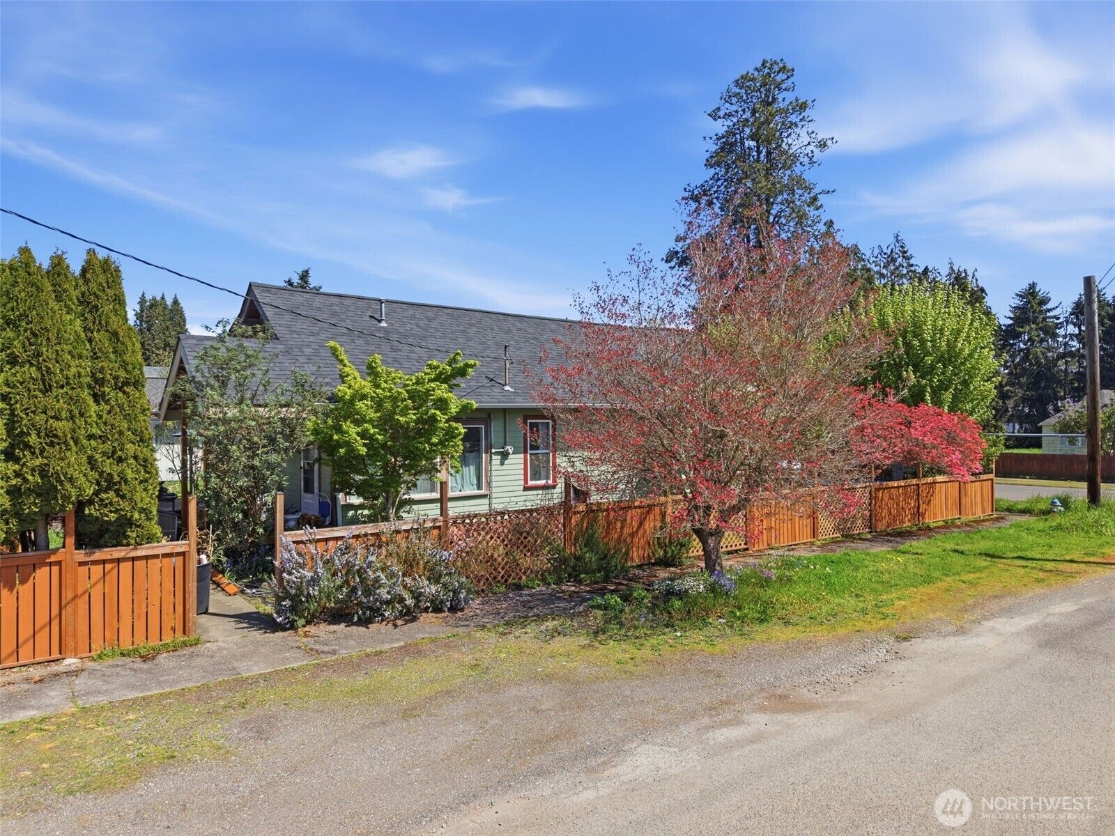 Property Photo:  1301  Oxford Avenue  WA 98531 
