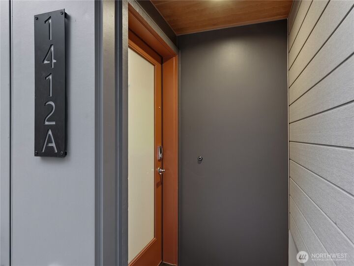 Property Photo:  1412 A N 47th Street  WA 98103 