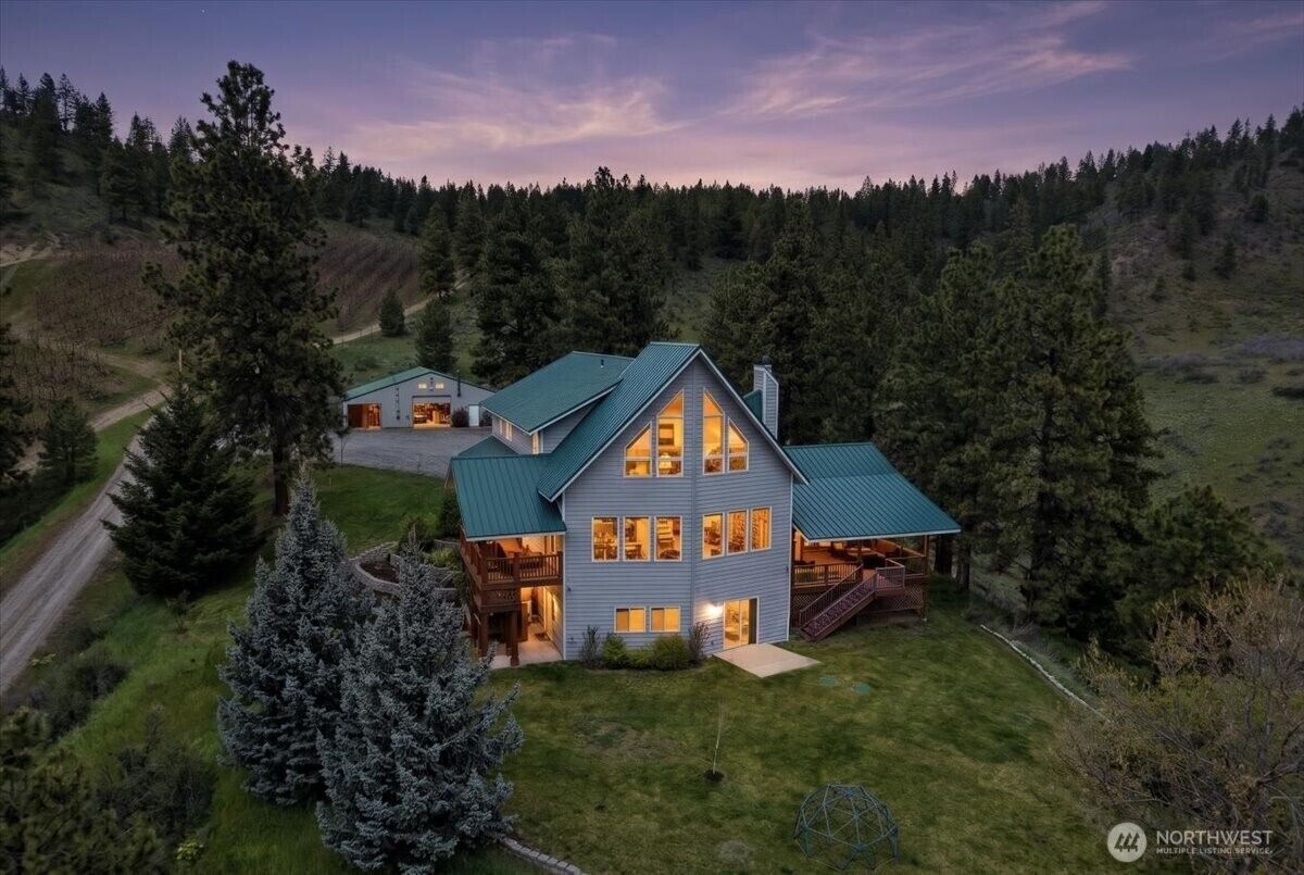Property Photo:  2612  Halvorson Canyon Road  WA 98801 