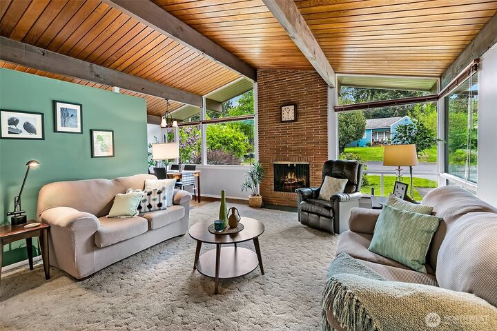 Property Photo: 13739 36th Avenue NE WA 98125