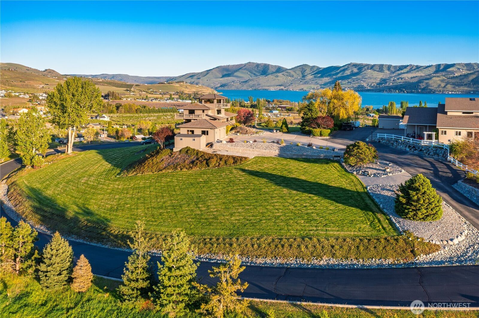 Property Photo:  265  Proctor Blvd  WA 98831 