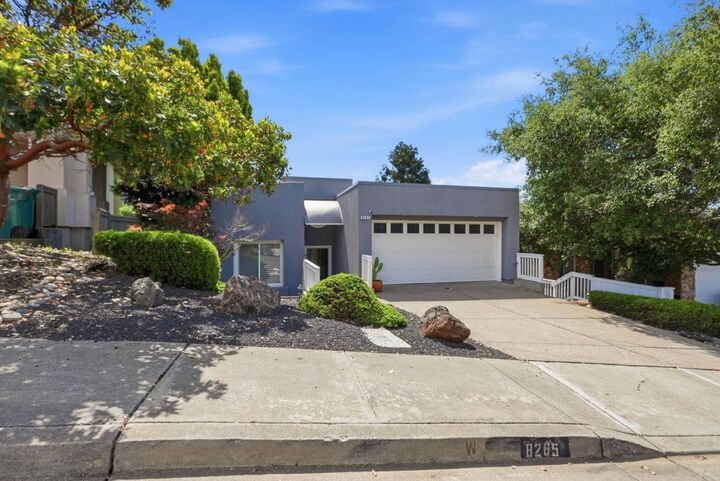 Property Photo:  8265 Skyline Circle  CA 94605 