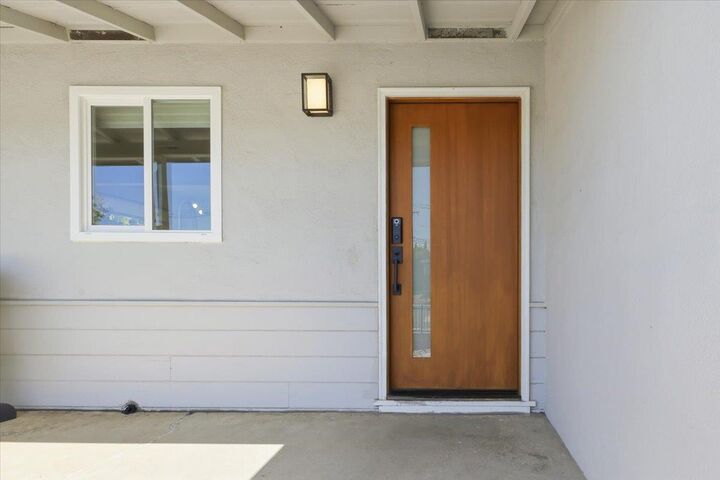 Property Photo:  750 San Pablo Avenue  CA 94085 