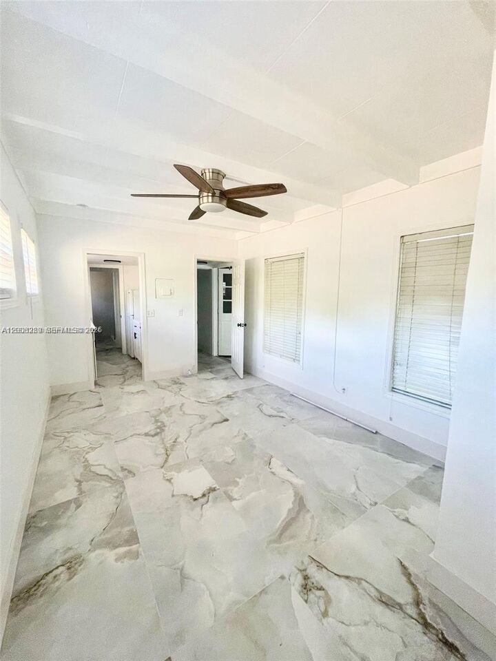 Property Photo:  1649 NE 8th Ave 1  FL 33305 