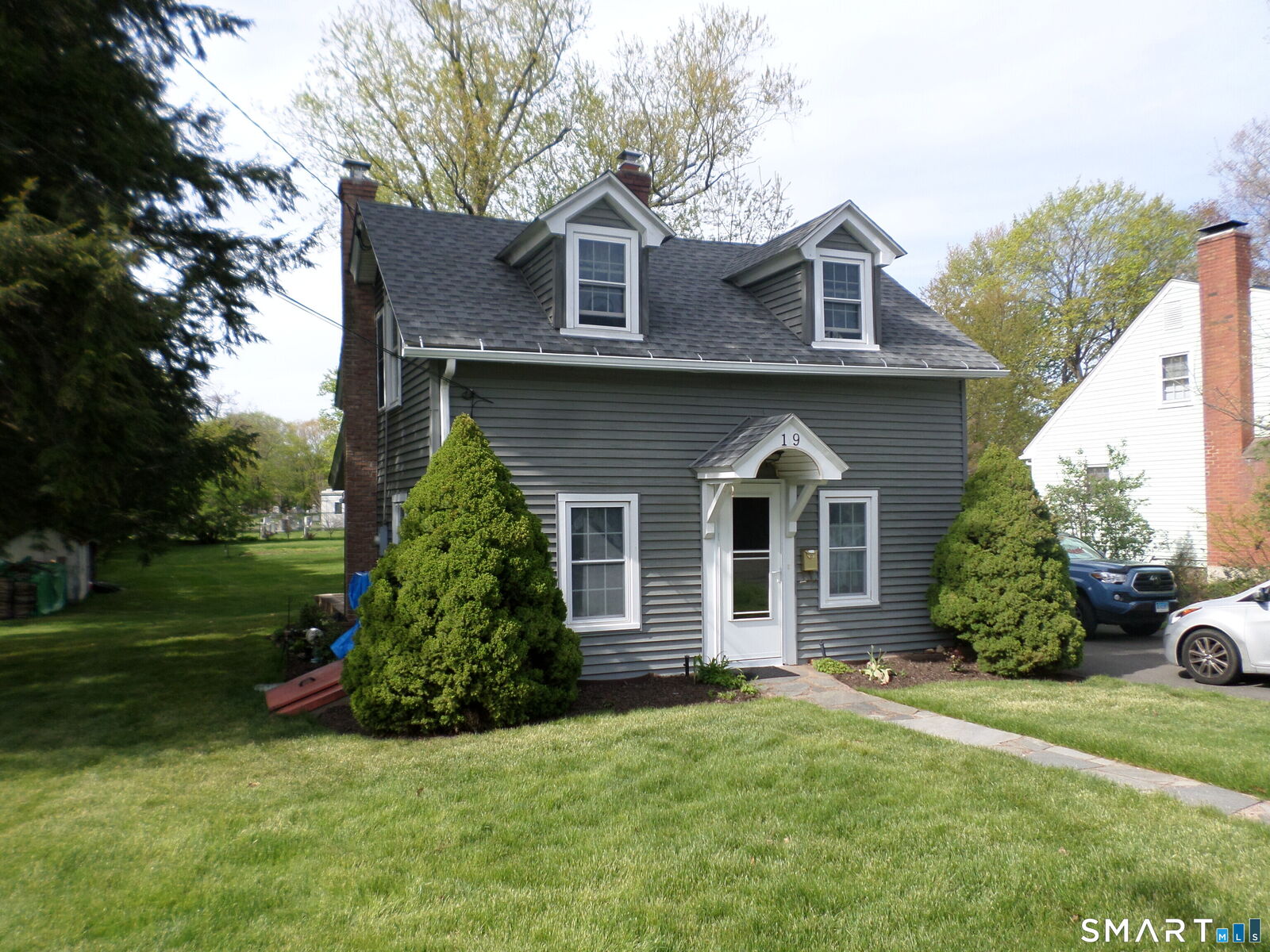 Property Photo:  19 Hale Street  CT 06066 