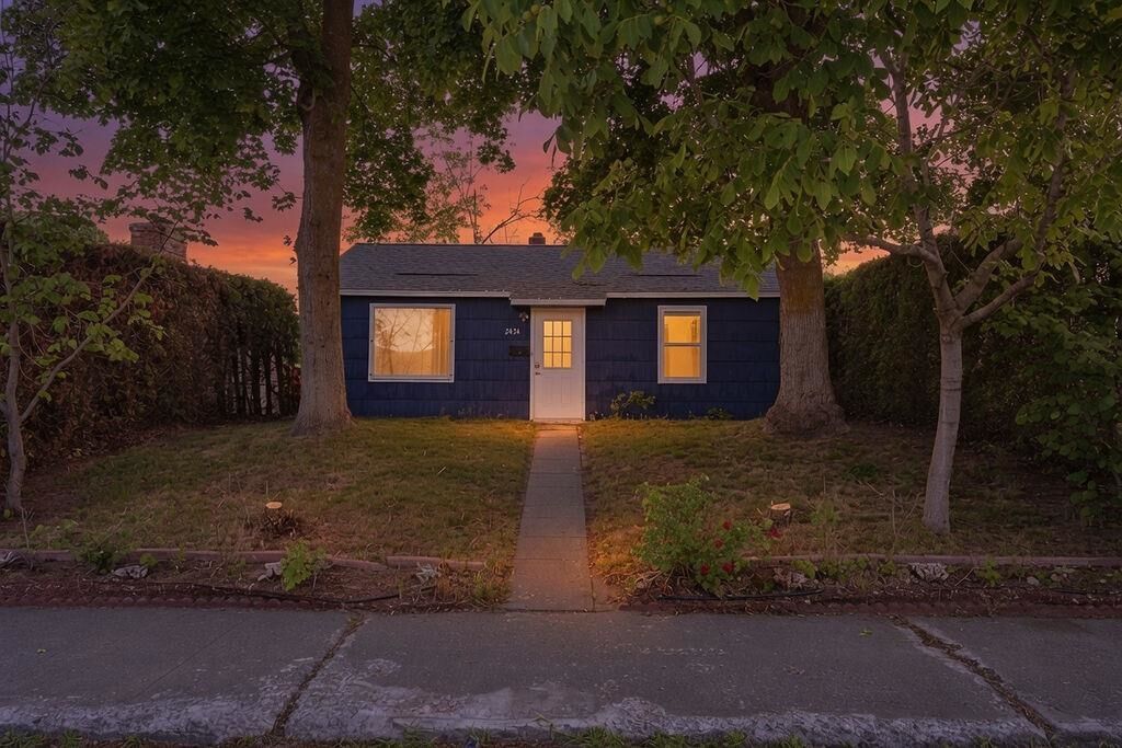 Property Photo: 2434 W Wabash Ave WA 99205
