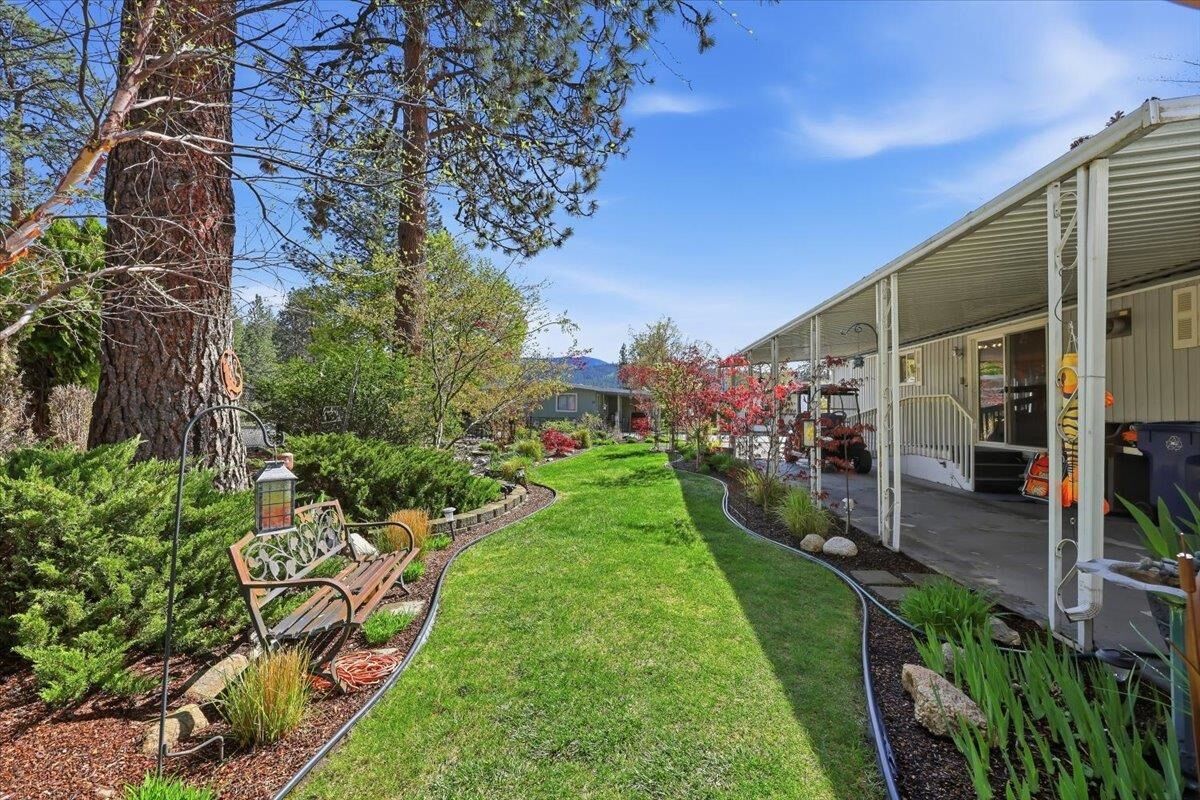 Property Photo:  208 S Neyland Rd 1  WA 99019 